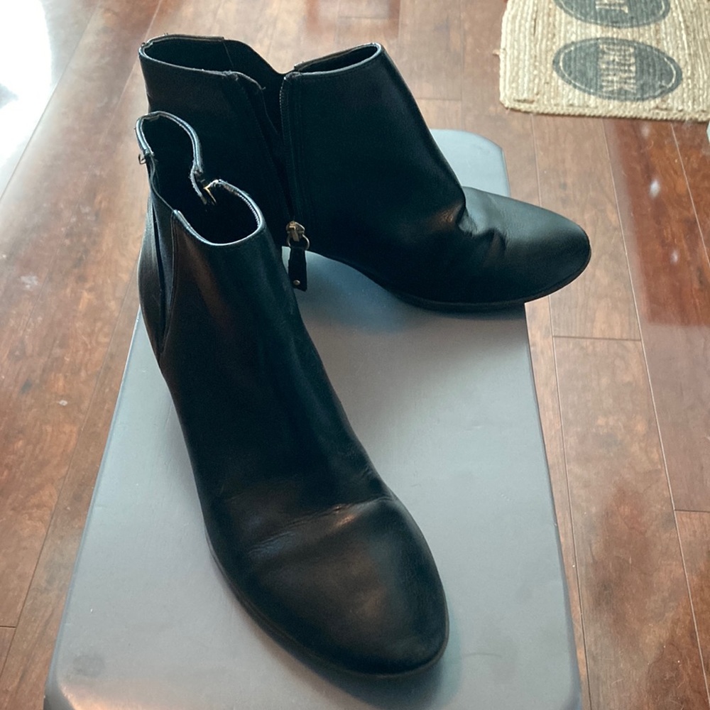 Dr Scholl’s size 8M boots